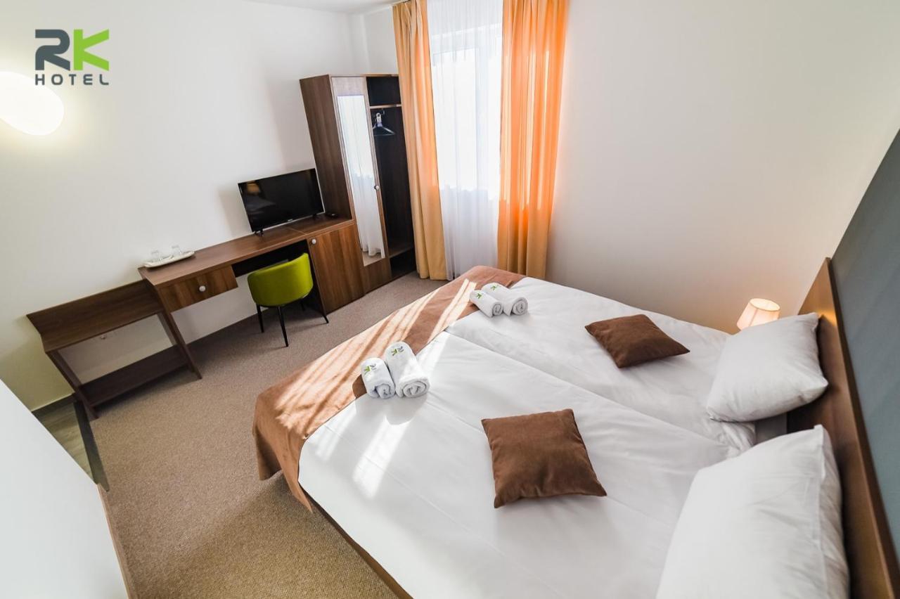 Ghimbav Hotel Rk מראה חיצוני תמונה