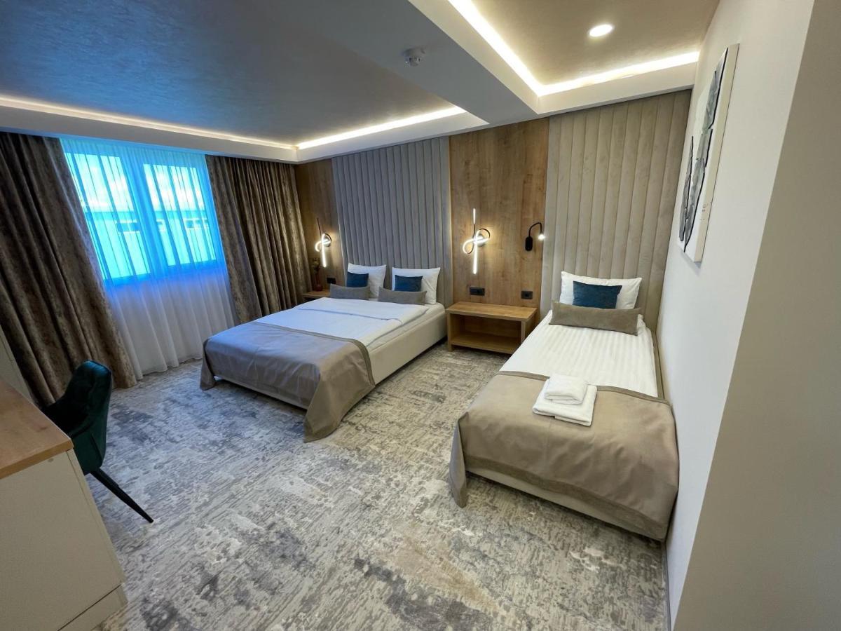 Ghimbav Hotel Rk מראה חיצוני תמונה