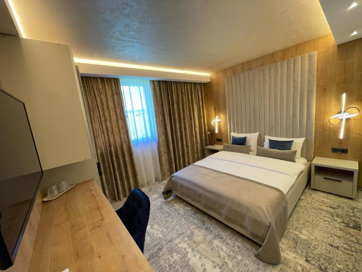 Ghimbav Hotel Rk מראה חיצוני תמונה