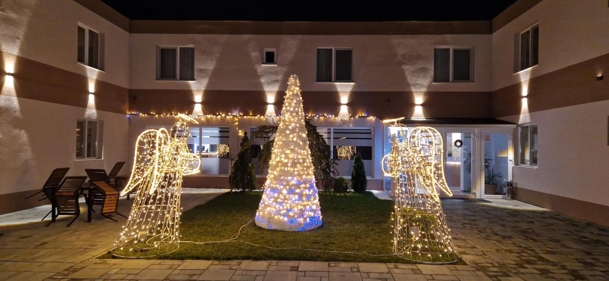 Ghimbav Hotel Rk מראה חיצוני תמונה