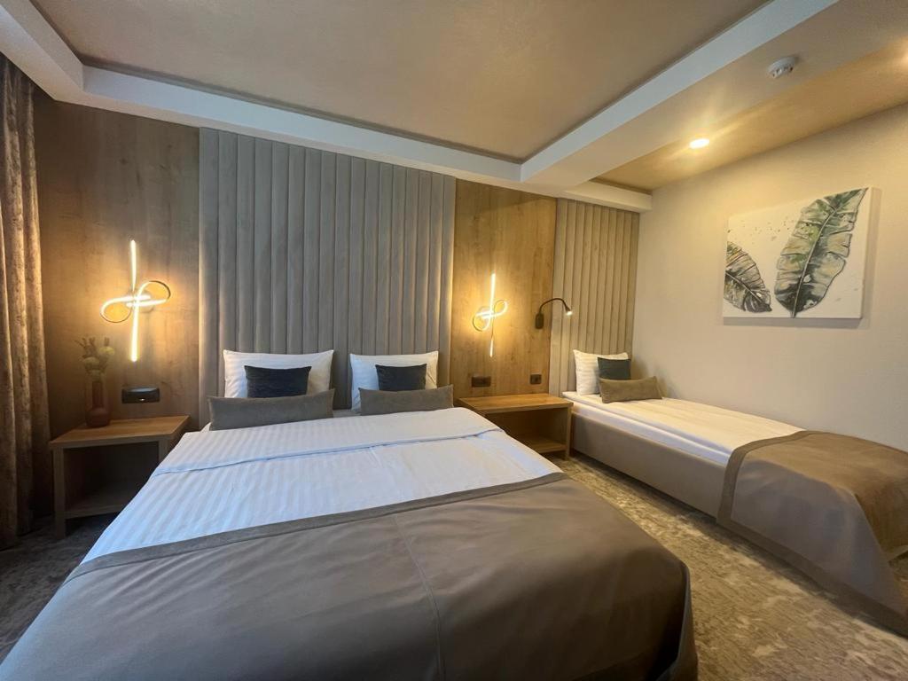 Ghimbav Hotel Rk מראה חיצוני תמונה